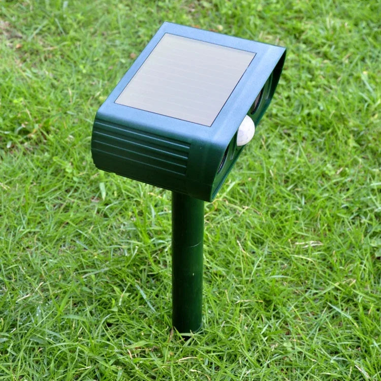2 PCS Powerful Ultrasonic Solar-powered Animal Repeller With PIR Sensor & Light Sensor, Got the CE / ROHS Certification, 2PCS RC-510