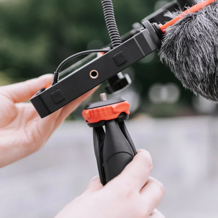 YELANGU PC204 YLG1801D Vlogging ライブ配信 LED 自撮りライト スマートフォン ビデオリグ ハンドル スタビライザーブラケットキット マイク＆三脚付き, PC204
