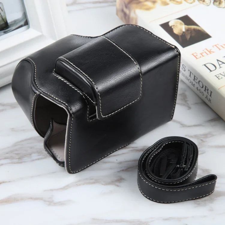 Nikon Z50 / Z30 カメラ用 フルボディ 磁気レザー カメラケースバッグ ストラップ付き