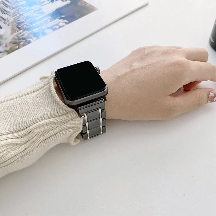 Apple Watch Series 7 45mm / 6 & SE & 5 & 4 44mm / 3 & 2 & 1 42mm、7 41mm / 6 & SE & 5 & 4 40mm / 3 & 2 & 1 38mm 用五珠セラミックスチール交換用ウォッチバンド