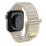 通気性のある肌に優しいシリコン、Apple Watch Ultra 49mm / シリーズ 8&7 45mm / SE 2&6&SE&5&4 44mm / 3&2&1 42mm、シリーズ 8&7 41mm / SE 2&6&SE&5&4 40mm / 3&2&1 38mm 用