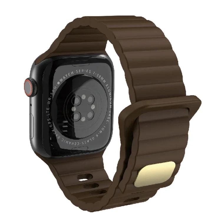 通気性のある肌に優しいシリコン、Apple Watch Ultra 49mm / シリーズ 8&7 45mm / SE 2&6&SE&5&4 44mm / 3&2&1 42mm、シリーズ 8&7 41mm / SE 2&6&SE&5&4 40mm / 3&2&1 38mm 用