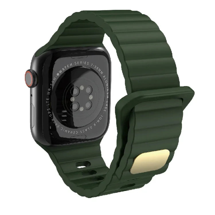 通気性のある肌に優しいシリコン、Apple Watch Ultra 49mm / シリーズ 8&7 45mm / SE 2&6&SE&5&4 44mm / 3&2&1 42mm、シリーズ 8&7 41mm / SE 2&6&SE&5&4 40mm / 3&2&1 38mm 用
