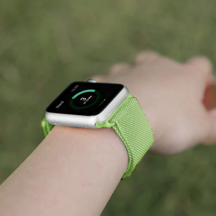 Apple Watch用 ミラネーゼループ磁気ステンレススチールウォッチバンド、5＆4 40mm／3＆2＆1 38mm用、5＆4 44mm／3＆2＆1 42mm用