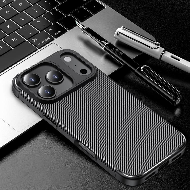 カーボンファイバーテクスチャー衝撃吸収TPUスマホケース、iPhone 17 Pro Max用、iPhone 17 Pro用、iPhone 17用、iPhone Air用、iPhone SE 2024用、iPhone 16 Pro Max用、iPhone 16 Pro用、iPhone 16 Plus用、iPhone 16用、iPhone 15 Pro Max用