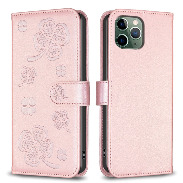 四つ葉の型押しレザー電話ケース、iPhone 11 Pro用、iPhone X / XS用、iPhone XR用、iPhone XS Max用、iPhone 7 Plus / 8 Plus用