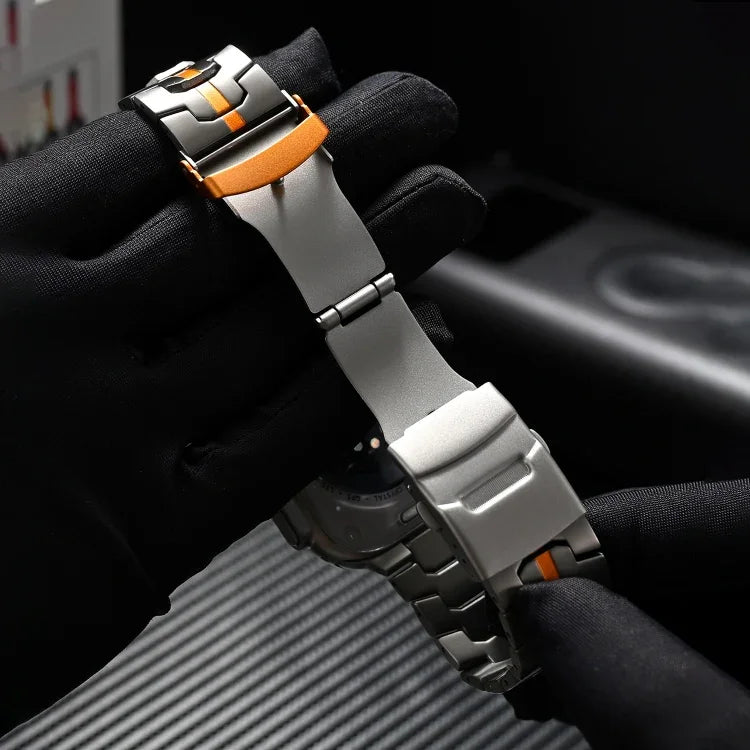 ダブルロックバックルタートルチタン鋼ウォッチバンド、Apple Watch SE 2023 44mm用、Apple Watch SE 2023 40mm用、Apple Watch Ultra 2 49mm用、Apple Watch Series 9 45mm用、Apple Watch Series 9 41mm用、Apple Watch Ultra 49mm用