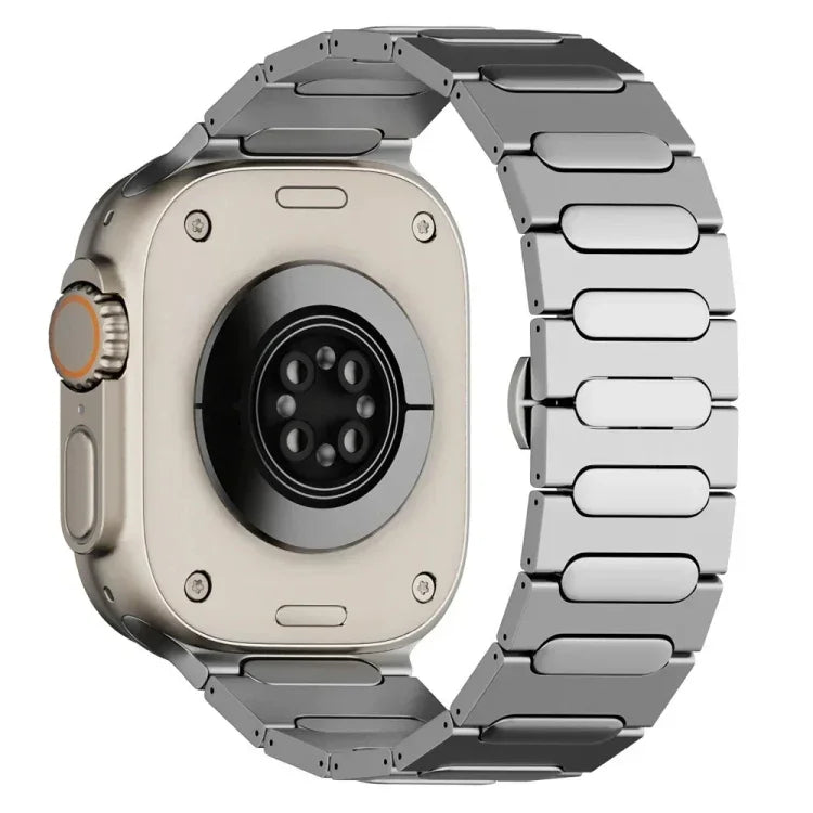 オーバルバタフライバックルチタン合金ウォッチバンド、Apple Watch SE 2023 44mm用、Apple Watch Ultra 2 49mm用、Apple Watch Series 9 45mm用、Apple Watch Ultra 49mm用、Apple Watch Series 8 45mm用、Apple Watch SE 2022 44mm用...