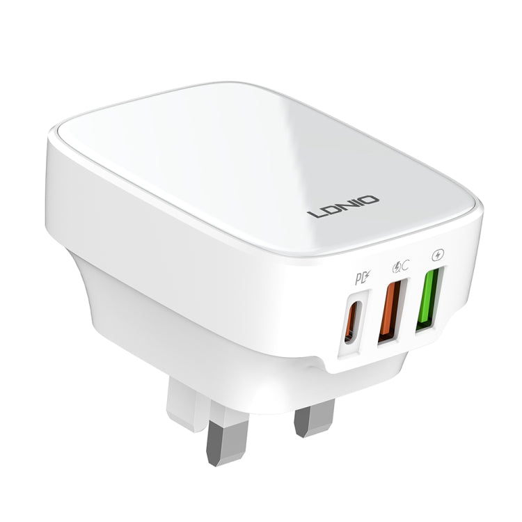 LDNIO Q334 32W Type-C + デュアル USB ポートチャージャー 1m USB-C / Type-C to USB-C / Type-C データケーブル付き、EUプラグ、UKプラグ、USプラグ