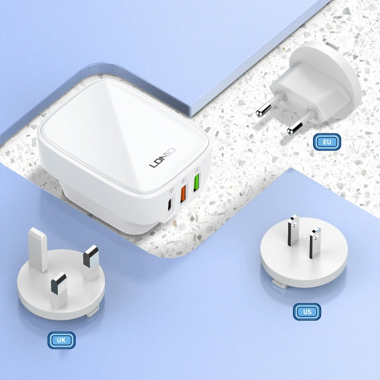 LDNIO Q334 32W Type-C + デュアル USB ポートチャージャー 1m USB-C / Type-C to USB-C / Type-C データケーブル付き、EUプラグ、UKプラグ、USプラグ