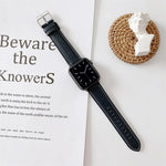 Vテールスタイルステッチレザーウォッチリストストラップ、Apple Watch 5 & 4 44mm / 3 & 2 & 1 42mm用、Apple Watch Series 8&7 41mm / SE 2&6&SE&5&4 40mm / 3&2&1 38mm用、Apple Watch Series 7 41mm / 6 & SE & 5 & 4 40mm / 3 & 2 & 1 38mm用