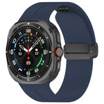 xDfind フラットヘッド グルーブ 折りたたみ ブラックバックル シリコンウォッチバンド、Samsung Galaxy Watch Ultra / Ultra 2025用