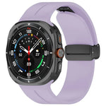 xDfind フラットヘッド グルーブ 折りたたみ ブラックバックル シリコンウォッチバンド、Samsung Galaxy Watch Ultra / Ultra 2025用