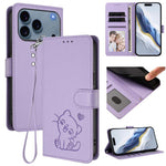 エンボス加工 ハート猫 レザー電話ケース ハンドストラップ付き、iPhone 17e / 16e 用、iPhone 17 Pro Max 用、iPhone 17 Pro 用、iPhone 17 用
