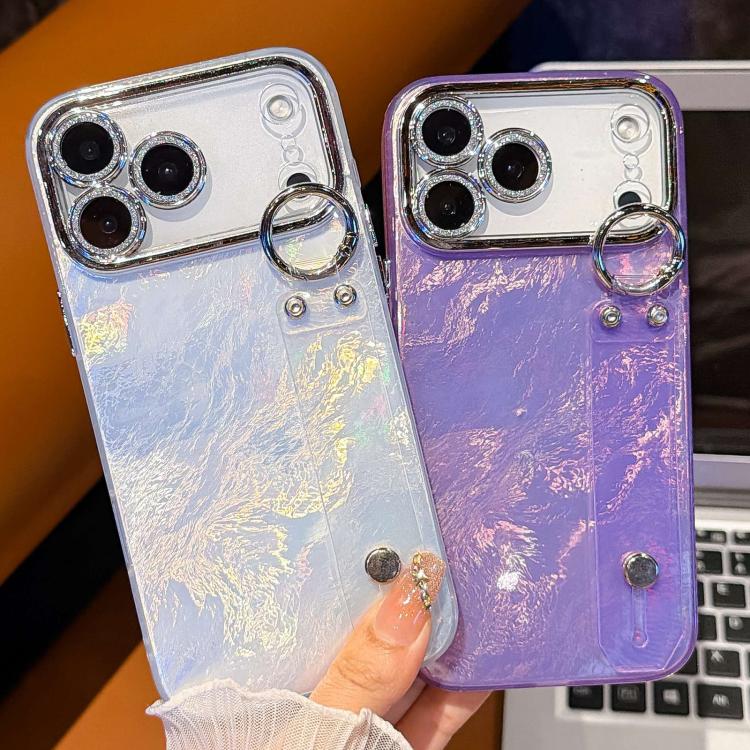 プラチナムしわテクスチャーリストバンドホルダーTPUスマホケース（レンズフィルム付き）、iPhone 13用