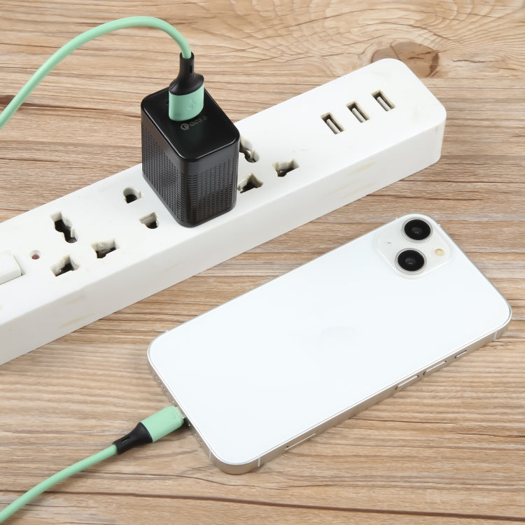 PD 20W USB-C/Type-C＋QC 3.0 USBポート チェック柄トラベル充電器、USプラグ、USプラグ（ブラック）