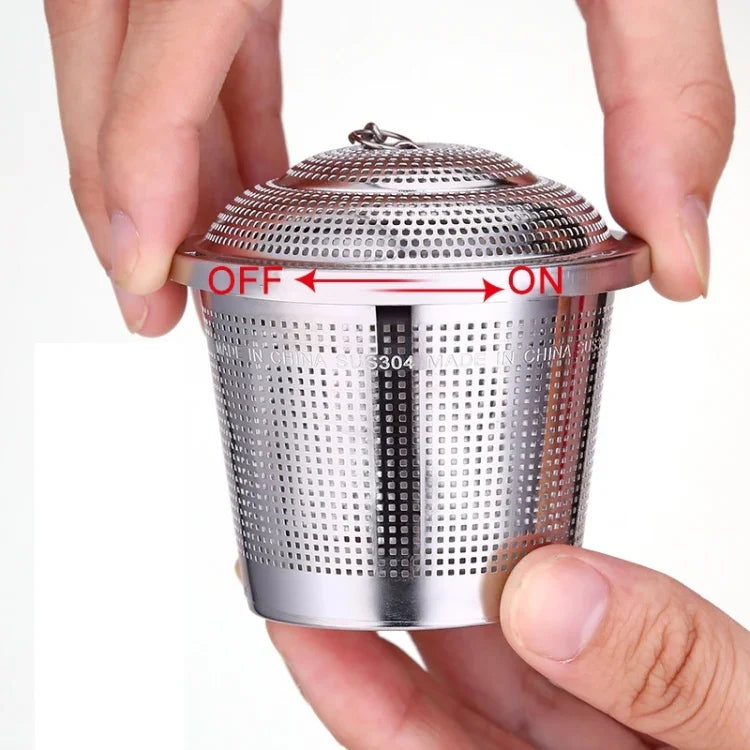 ステンレス製ロック付きスパイスティーストレーナー メッシュインフューザー ティーボールフィルター 大サイズ：8 x 8cm、大サイズ：8 x 8cm