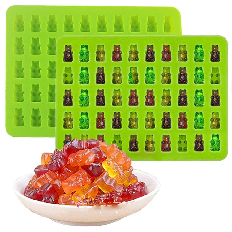 2個セット 50穴 小さなクマ型チョコレートトレイ シリコンモールド クッキーモールド キャンディモールド ランダムカラー配送 サイズ：19*13.7*1cm、50グリッド