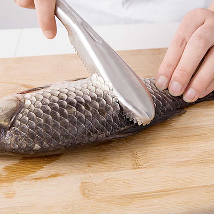 キッチン必需品 ステンレス製両方向ノコギリ歯魚用スクレーパー 魚のうろこ削りナイフ、22.5x3cm