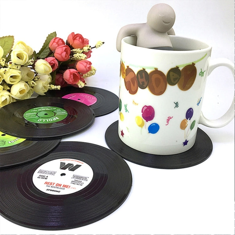 6個セット レトロブラックビニールCDレコード ドリンクコースター ホームテーブルカップマット装飾 コーヒードリンクプレースマット 食器 回転、直径：10.7cm、6個セットカップマット