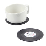 6個セット レトロブラックビニールCDレコード ドリンクコースター ホームテーブルカップマット装飾 コーヒードリンクプレースマット 食器 回転、直径：10.7cm、6個セットカップマット