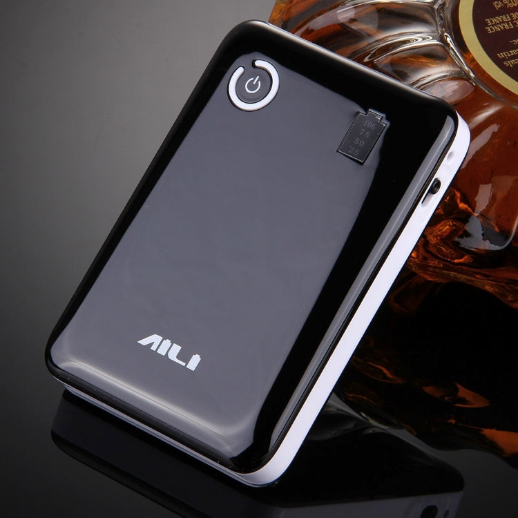 iPhone、iPad、Samsung、LG、Sony Ericsson、MP4、PSP、カメラ用、電池別売（ランダムカラー配送）、4本用18650電池対応