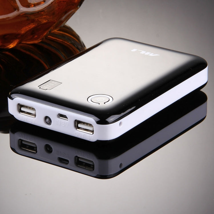 iPhone、iPad、Samsung、LG、Sony Ericsson、MP4、PSP、カメラ用、電池別売（ランダムカラー配送）、4本用18650電池対応