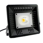 光束：> 2400LM、力率 > 0.9、演色評価数 > 80、交流90-140V