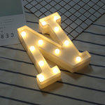 乾電池式暖白色スタンディングハンギングLEDホリデーライト A、N、B、O、C、P、D、Q、E、R、F、G、T、U、V、I、W、J、K、X、L、M、Z