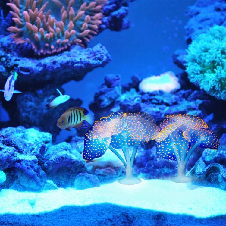 水族館用品装飾 シリコーン製シミュレーション蛍光吸盤クラゲ、サイズ：10*10*9cm