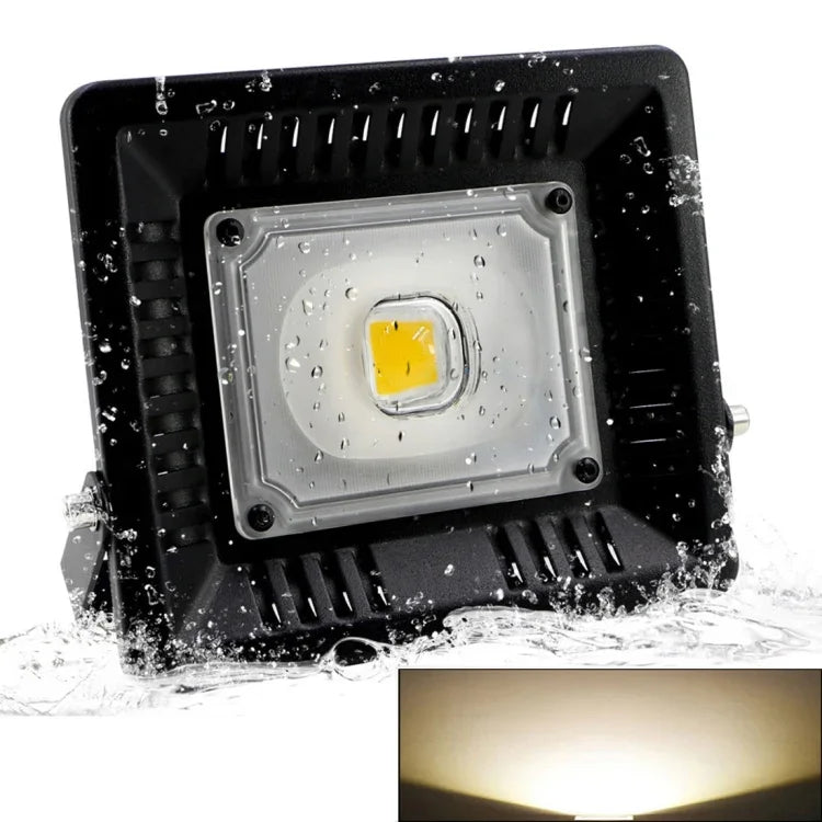 光束：> 4000LM、PF > 0.9、RA > 80、AC 90-140V、50W 暖色白