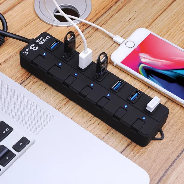 7ポート USB 3.0 ハブ 各データ転送ポートに個別スイッチ付き、7ポート（ブラック）