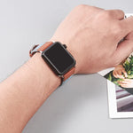 シルバーバックルレザーストラップ Apple Watch Series 7 41mm / 6&SE&5&4 40mm / 3&2&1 38mm、7 45mm / 6&SE&5&4 44mm / 3&2&1 42mm用