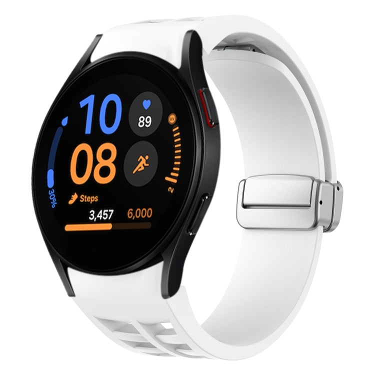リチャード マグネティック折りたたみシルバーバックルシリコン製時計バンド、Samsung Galaxy Watch FE 40mm用、Samsung Galaxy Watch 5 Pro ゴルフエディション用、Samsung Galaxy Watch 5 ゴルフエディション用