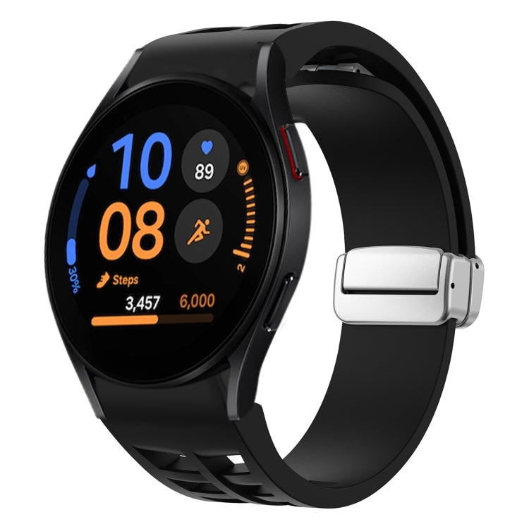 リチャード マグネティック折りたたみシルバーバックルシリコン製時計バンド、Samsung Galaxy Watch FE 40mm用、Samsung Galaxy Watch 5 Pro ゴルフエディション用、Samsung Galaxy Watch 5 ゴルフエディション用