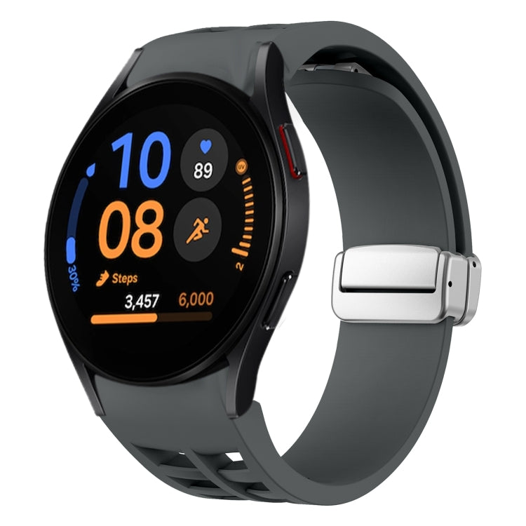 リチャード マグネティック折りたたみシルバーバックルシリコン製時計バンド、Samsung Galaxy Watch FE 40mm用、Samsung Galaxy Watch 5 Pro ゴルフエディション用、Samsung Galaxy Watch 5 ゴルフエディション用