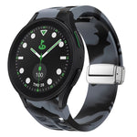 リチャード マグネティック折りたたみシルバーバックルシリコン製時計バンド、Samsung Galaxy Watch FE 40mm用、Samsung Galaxy Watch 5 Pro ゴルフエディション用、Samsung Galaxy Watch 5 ゴルフエディション用