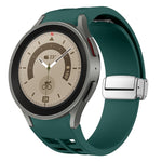 リチャード マグネティック折りたたみシルバーバックルシリコン製時計バンド、Samsung Galaxy Watch 5 Pro 45mm用、Samsung Galaxy Watch 7 40 / 44mm用、Samsung Galaxy Watch 6 Classic 43 / 47mm用