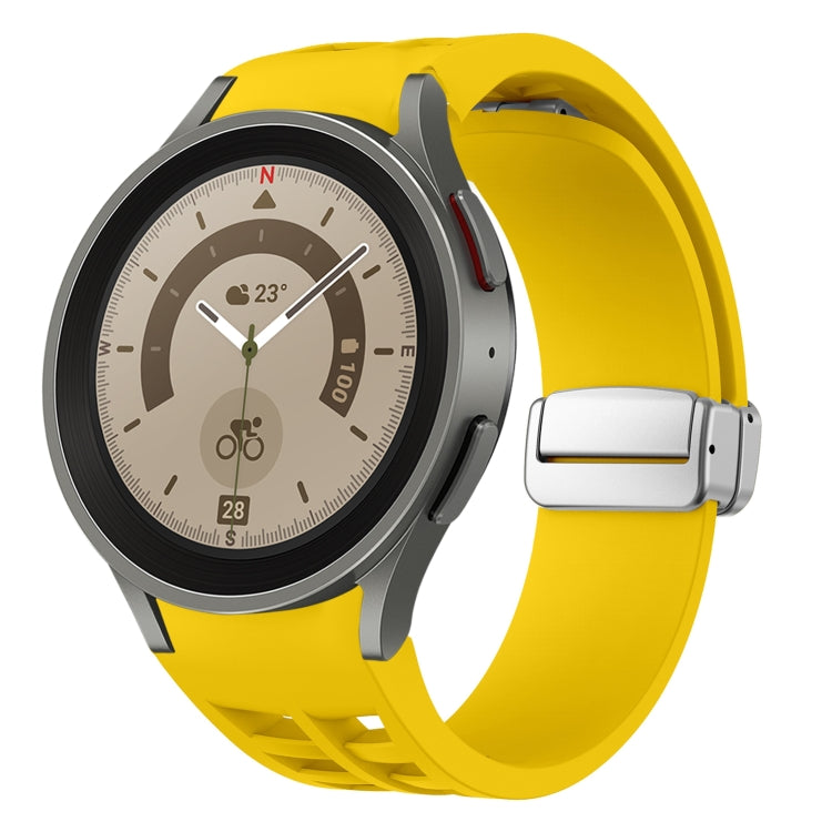 リチャード マグネティック折りたたみシルバーバックルシリコン製時計バンド、Samsung Galaxy Watch 5 Pro 45mm用、Samsung Galaxy Watch 7 40 / 44mm用、Samsung Galaxy Watch 6 Classic 43 / 47mm用