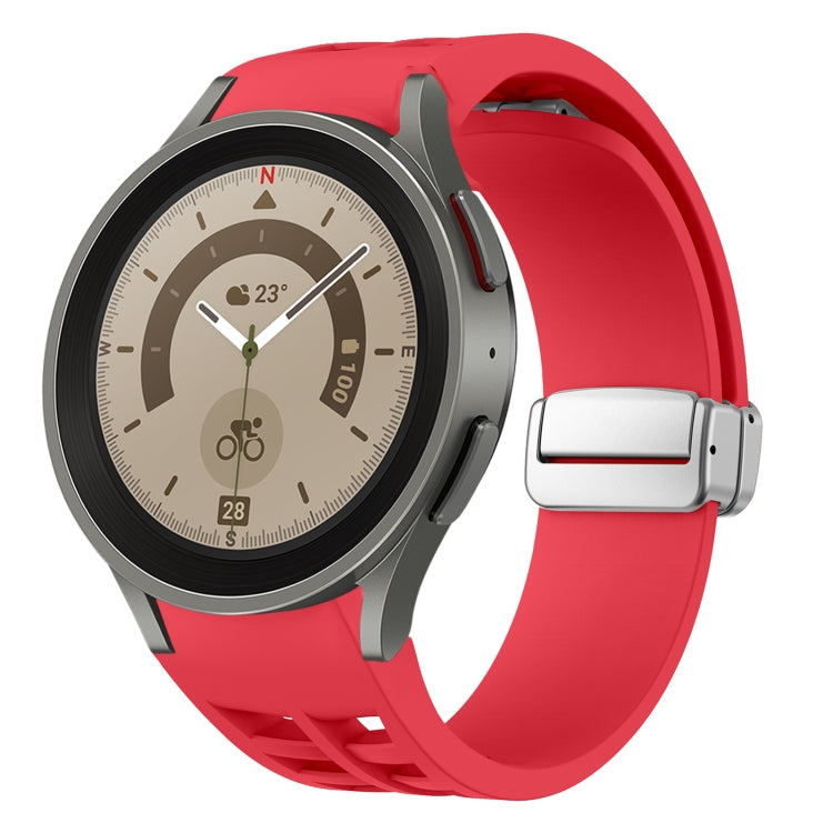 リチャード マグネティック折りたたみシルバーバックルシリコン製時計バンド、Samsung Galaxy Watch 5 Pro 45mm用、Samsung Galaxy Watch 7 40 / 44mm用、Samsung Galaxy Watch 6 Classic 43 / 47mm用