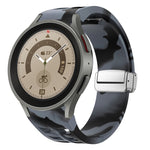 リチャード マグネティック折りたたみシルバーバックルシリコン製時計バンド、Samsung Galaxy Watch 5 Pro 45mm用、Samsung Galaxy Watch 7 40 / 44mm用、Samsung Galaxy Watch 6 Classic 43 / 47mm用
