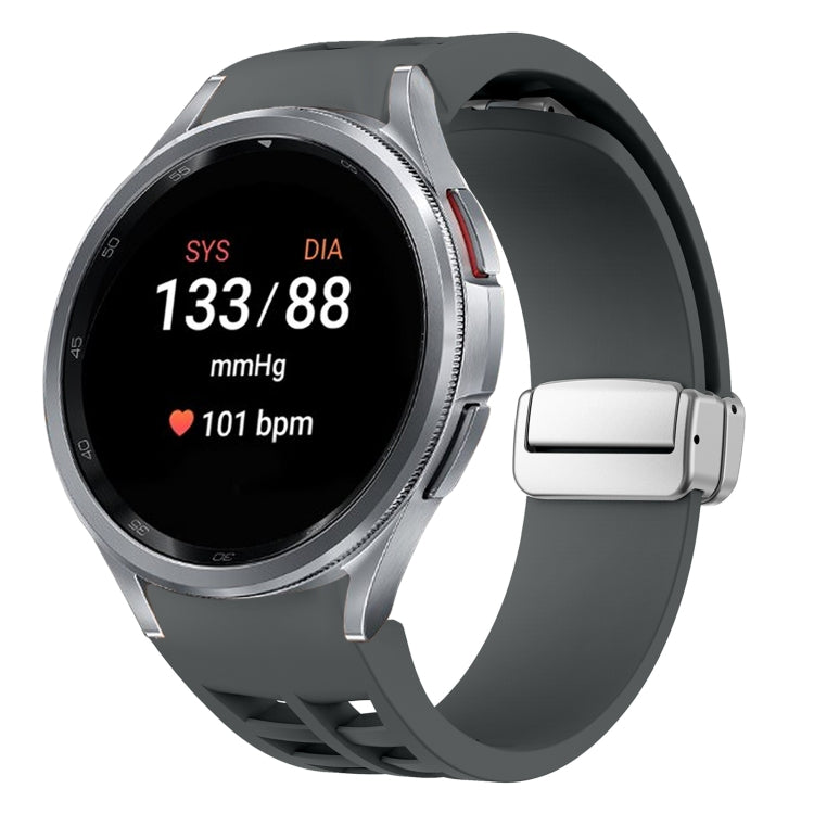 リチャード マグネティック折りたたみシルバーバックルシリコン製時計バンド、Samsung Galaxy Watch 5 Pro 45mm用、Samsung Galaxy Watch 7 40 / 44mm用、Samsung Galaxy Watch 6 Classic 43 / 47mm用