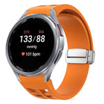 リチャード マグネティック折りたたみシルバーバックルシリコン製時計バンド、Samsung Galaxy Watch 5 Pro 45mm用、Samsung Galaxy Watch 7 40 / 44mm用、Samsung Galaxy Watch 6 Classic 43 / 47mm用