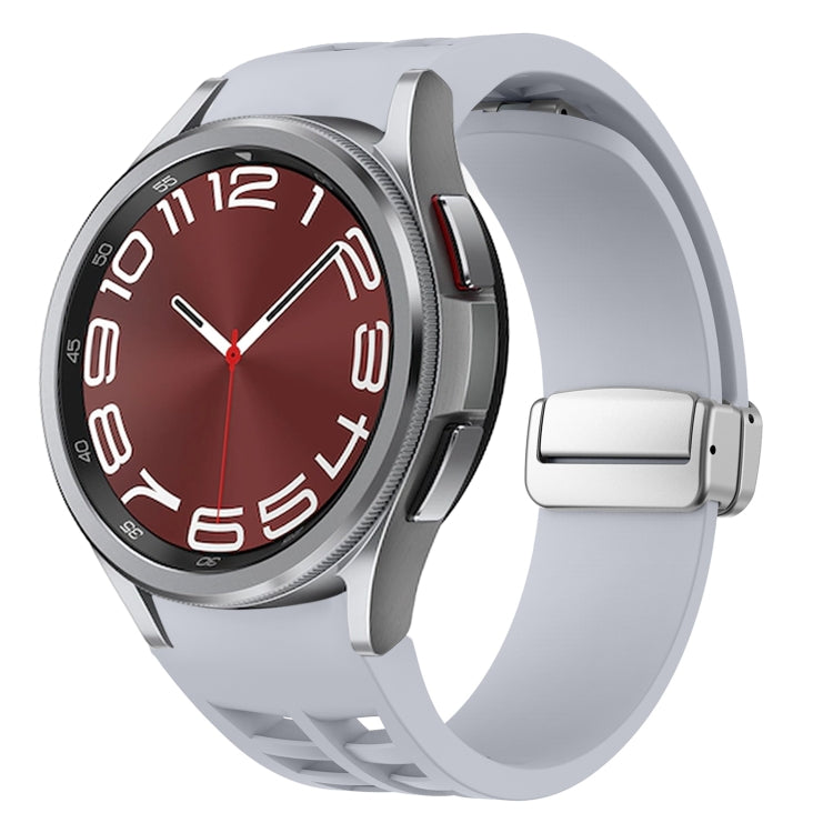 リチャード マグネティック折りたたみシルバーバックルシリコン製時計バンド、Samsung Galaxy Watch 5 Pro 45mm用、Samsung Galaxy Watch 7 40 / 44mm用、Samsung Galaxy Watch 6 Classic 43 / 47mm用