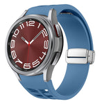 リチャード マグネティック折りたたみシルバーバックルシリコン製時計バンド、Samsung Galaxy Watch 5 Pro 45mm用、Samsung Galaxy Watch 7 40 / 44mm用、Samsung Galaxy Watch 6 Classic 43 / 47mm用