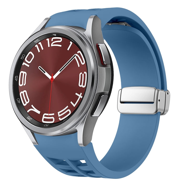 リチャード マグネティック折りたたみシルバーバックルシリコン製時計バンド、Samsung Galaxy Watch 5 Pro 45mm用、Samsung Galaxy Watch 7 40 / 44mm用、Samsung Galaxy Watch 6 Classic 43 / 47mm用