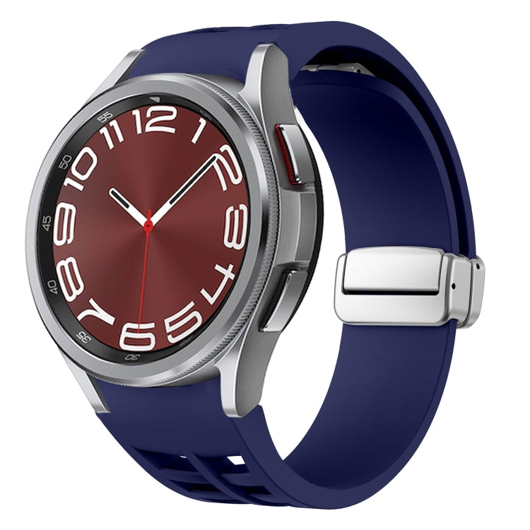 リチャード マグネティック折りたたみシルバーバックルシリコン製時計バンド、Samsung Galaxy Watch 5 Pro 45mm用、Samsung Galaxy Watch 7 40 / 44mm用、Samsung Galaxy Watch 6 Classic 43 / 47mm用