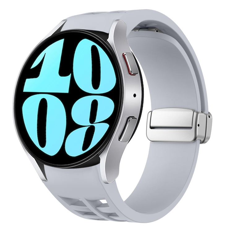 リチャード マグネティック折りたたみシルバーバックルシリコン製時計バンド、Samsung Galaxy Watch 6 40 / 44mm用、Samsung Galaxy Watch 5 40 / 44mm用、Samsung Galaxy Watch 4 40 / 44mm用
