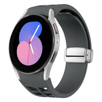 リチャード マグネティック折りたたみシルバーバックルシリコン製時計バンド、Samsung Galaxy Watch 6 40 / 44mm用、Samsung Galaxy Watch 5 40 / 44mm用、Samsung Galaxy Watch 4 40 / 44mm用