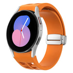 リチャード マグネティック折りたたみシルバーバックルシリコン製時計バンド、Samsung Galaxy Watch 6 40 / 44mm用、Samsung Galaxy Watch 5 40 / 44mm用、Samsung Galaxy Watch 4 40 / 44mm用
